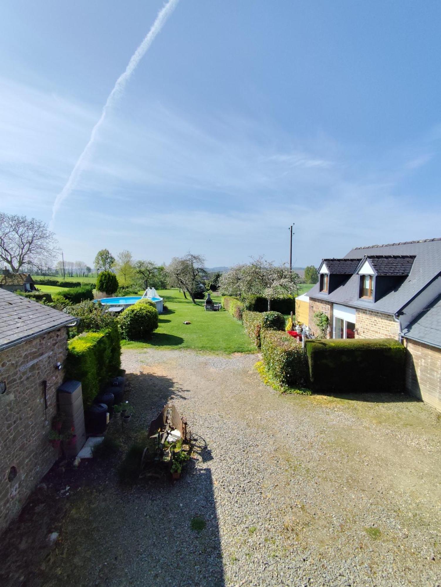 Le Jardin B&B Isigny-le-Buat Extérieur photo
