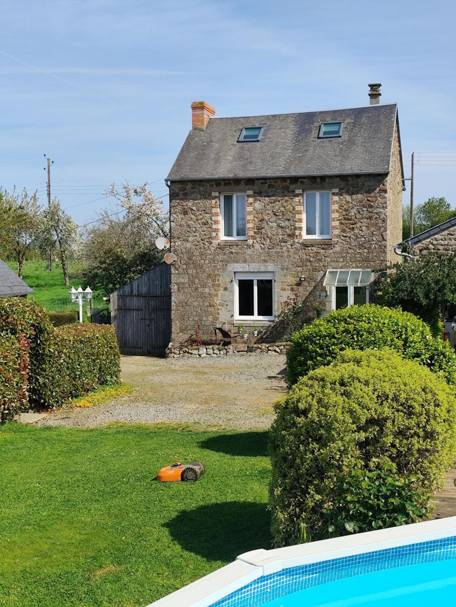 Le Jardin B&B Isigny-le-Buat Extérieur photo